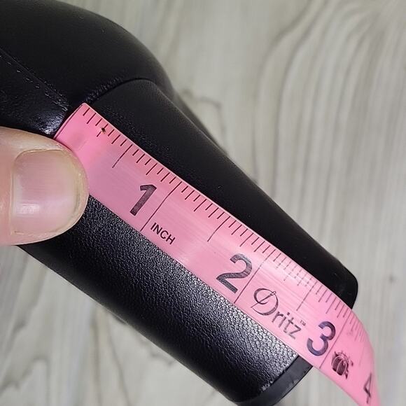 Coach Black Leather Black Heel Pumps Womens Size 7 - Picture 14 of 14